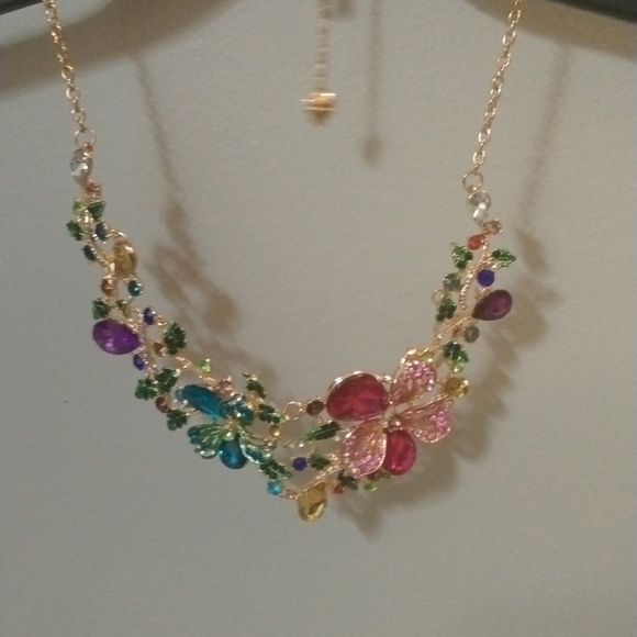 BETSEY JOHNSON SHIMMERING MULTI COLOR FLORAL GARDEN BIB NECKLACE,Luxury - Picture 7 of 16